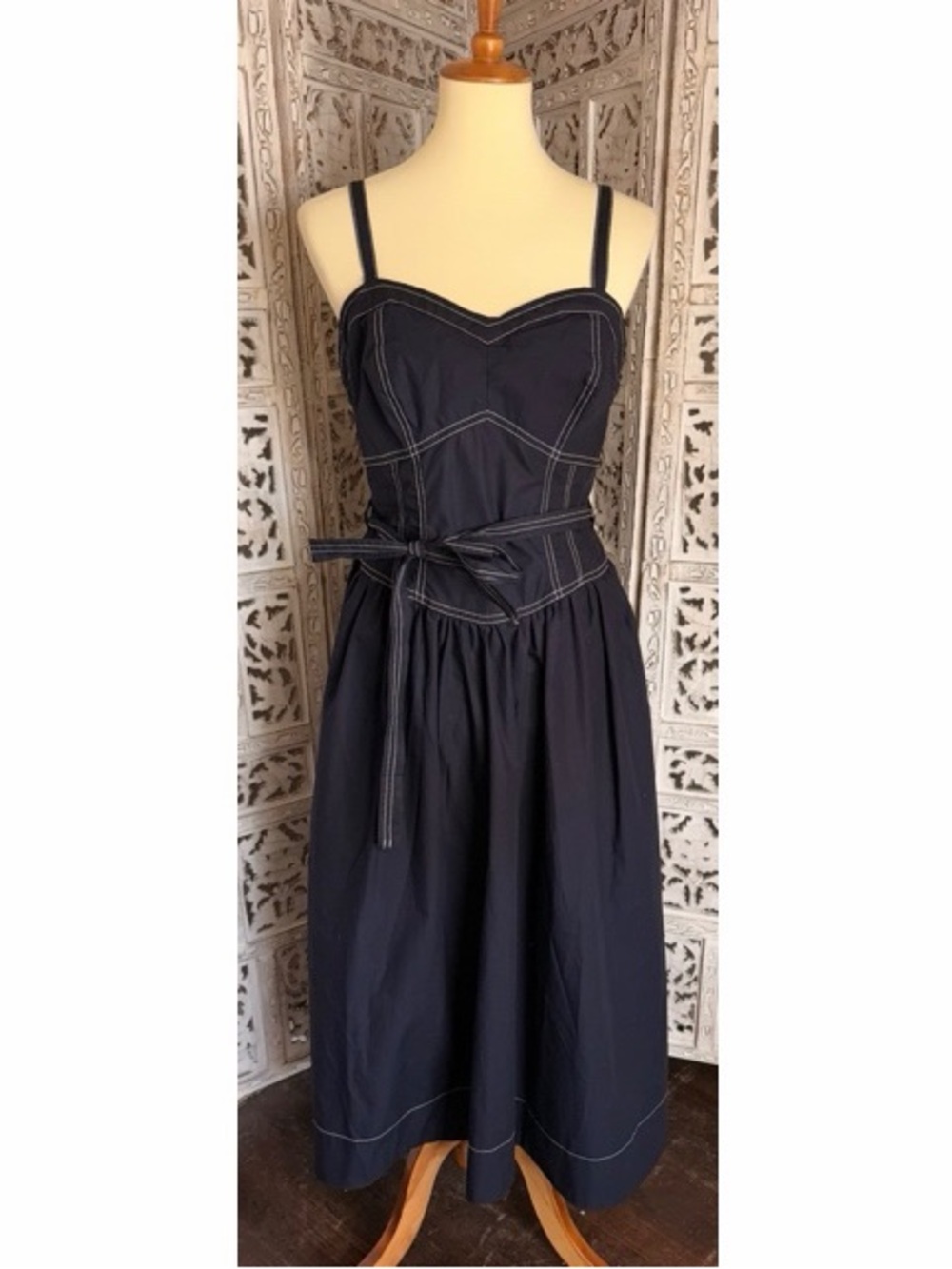 Sleeveless Navy Blue Midi Dress with Contrast Stitching